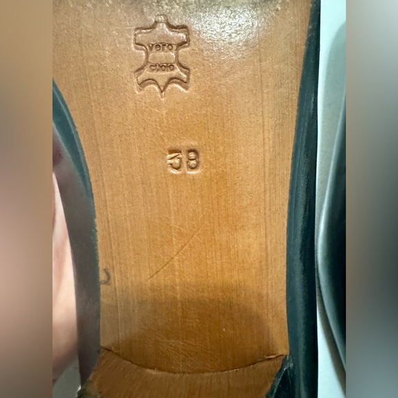 VINTAGE Italian Genuine Leather Black Pumps, Size 7 1/2 (38) - Picture 6 of 11